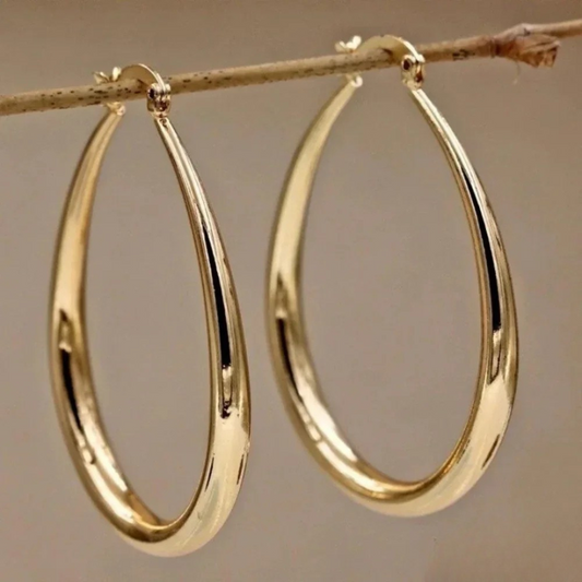 Gold Hoop Earrings – Effortlessly Elegant