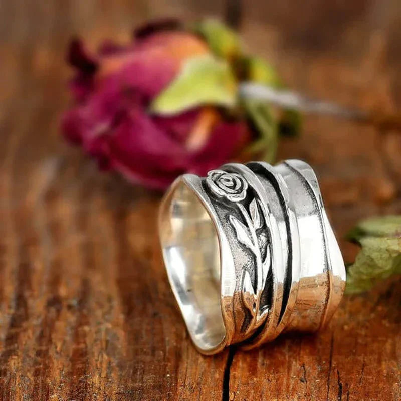 Silver Crystal Floral Ring – Timeless Elegance