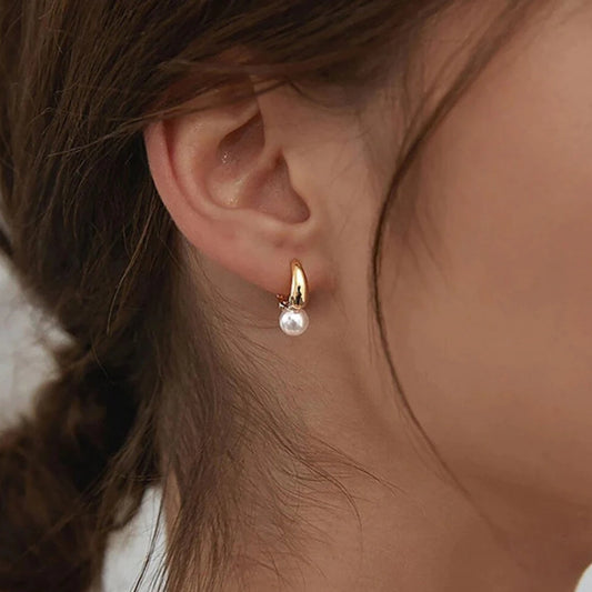 Gold Pearl Stud Earrings – Exquisite