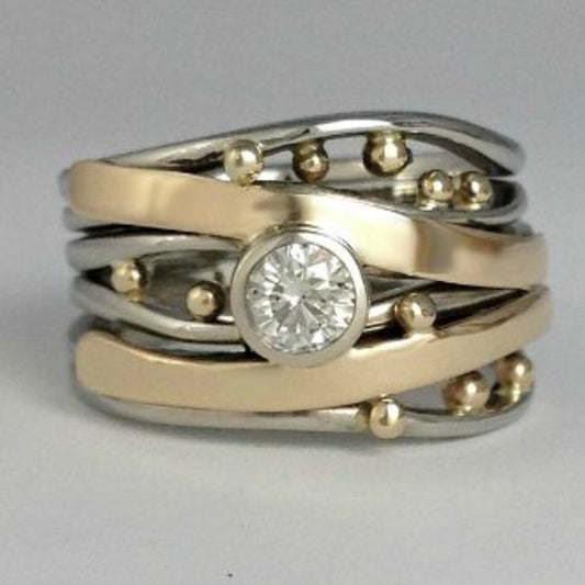 Gold Zirconia Inlaid Ring – Timeless Elegance