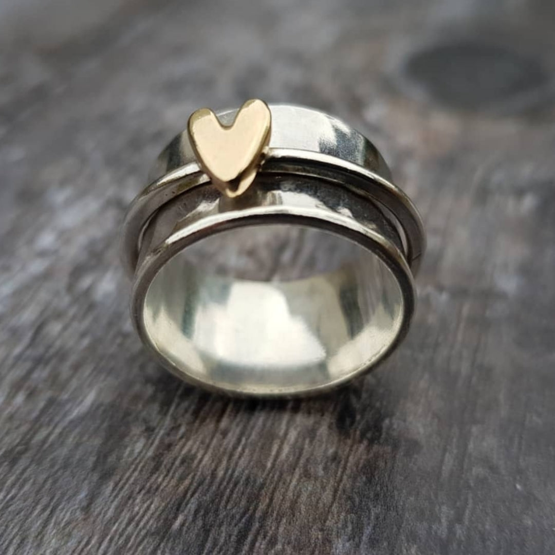Silver Heart Ring – Exquisite