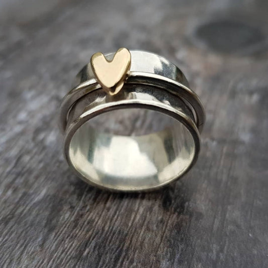 Silver Heart Ring – Exquisite