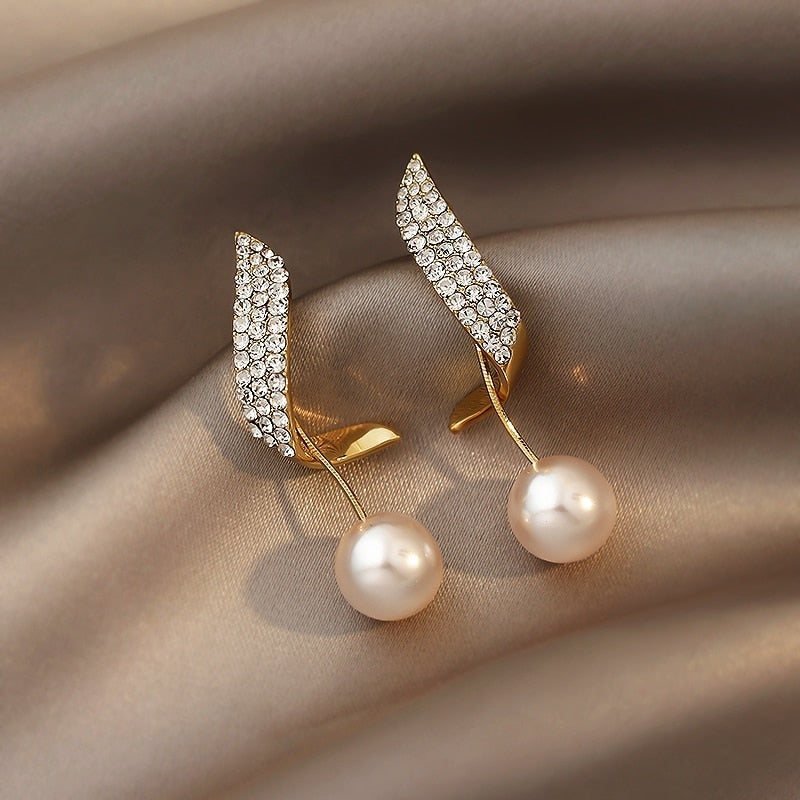 Gold Pearl Drop Earrings – Exquisite