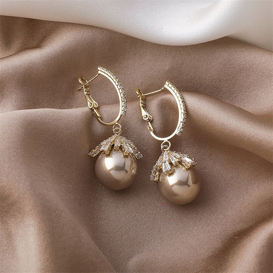 Pearl Drop Earrings – Exquisite Elegance