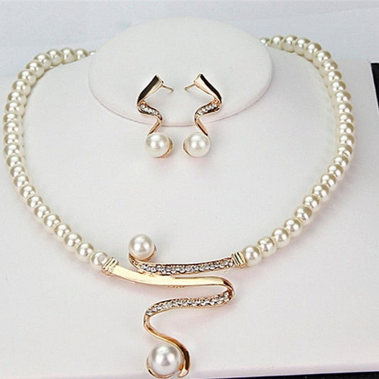 Pearl Necklace & Earring Set – Timeless Elegance