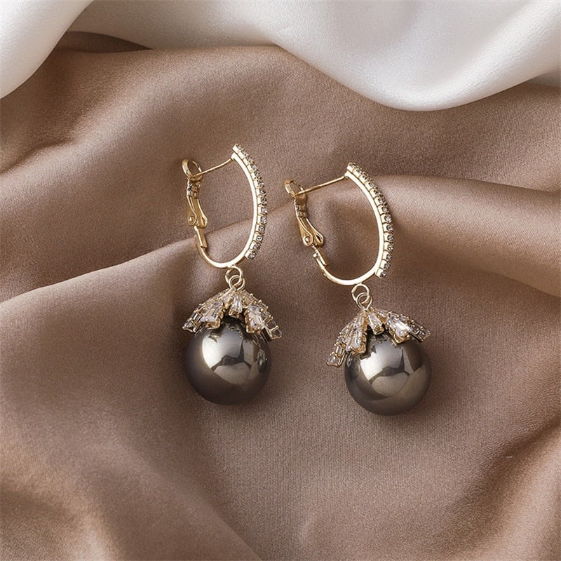 Pearl Drop Earrings – Exquisite Elegance