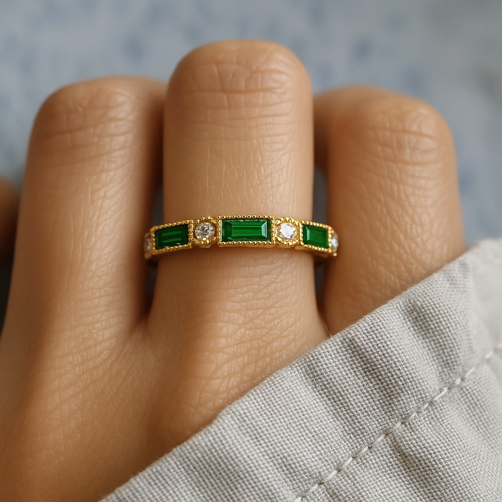 Gold Green Zirconia Inlaid Ring – Elegant