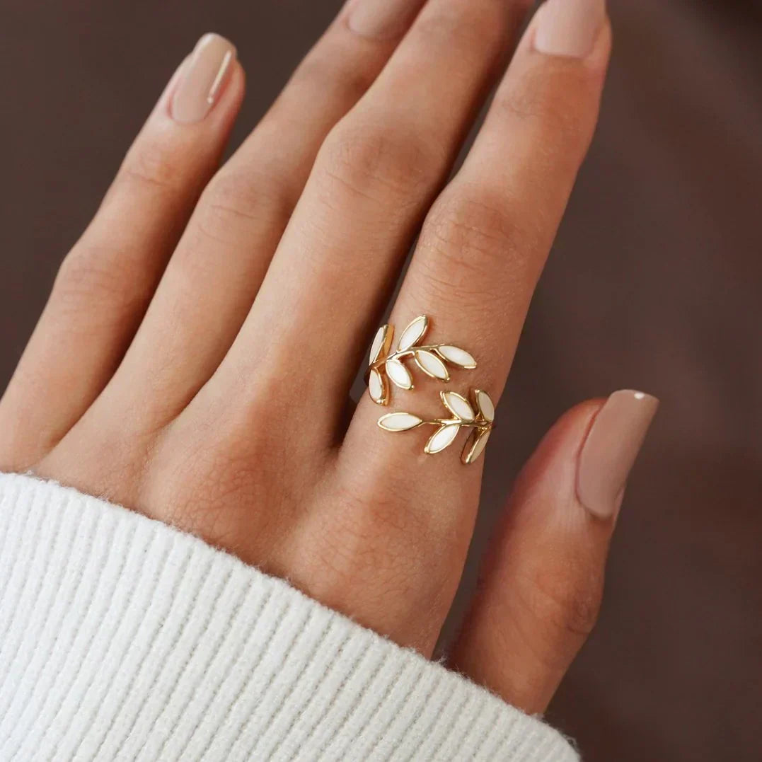 White Opal Leaf Ring – Exquisite