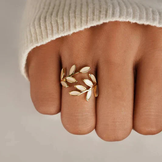 White Opal Leaf Ring – Exquisite
