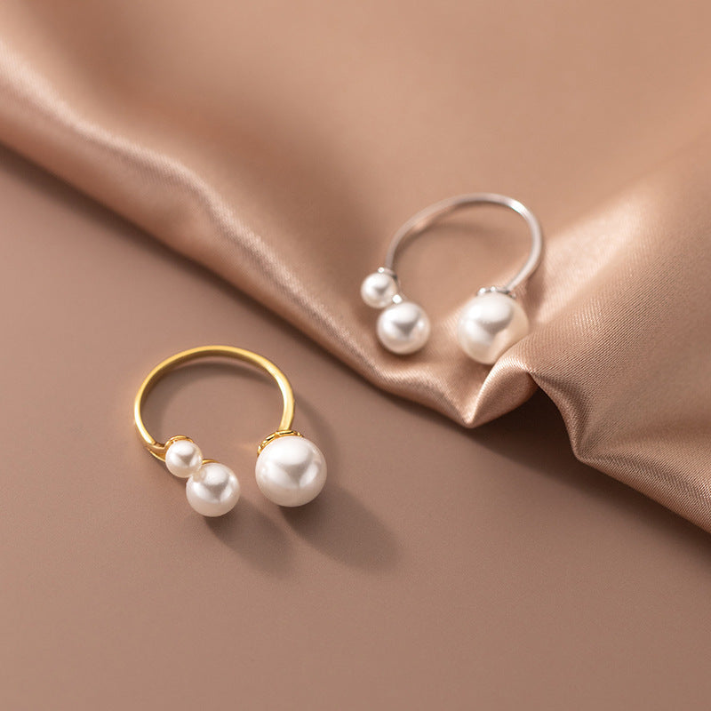 Gold Adjustable Pearl Trio Ring – Elegant