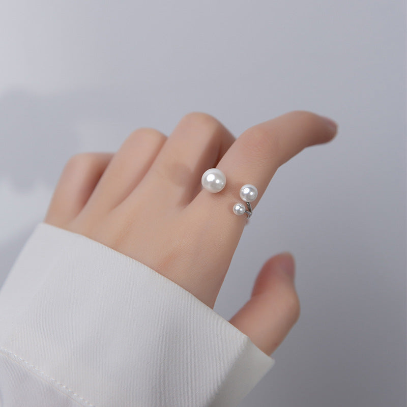 Gold Adjustable Pearl Trio Ring – Elegant