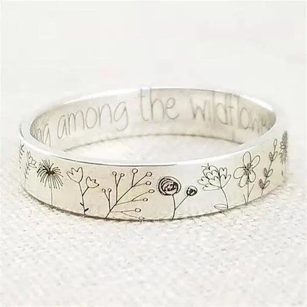 Gold Dandelion Leaf Ring – Exquisite