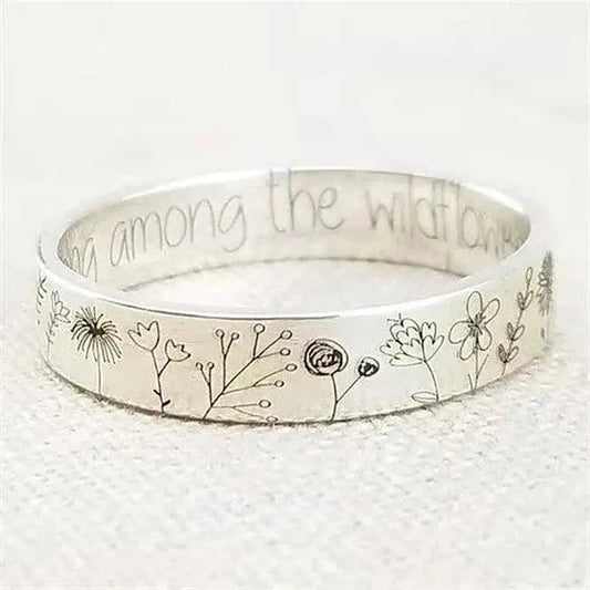 Gold Dandelion Leaf Ring – Exquisite