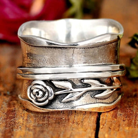 Silver Crystal Floral Ring – Timeless Elegance