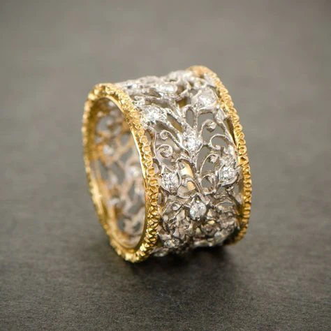 Gold Zirconia Ivy Ring – Timeless Elegance