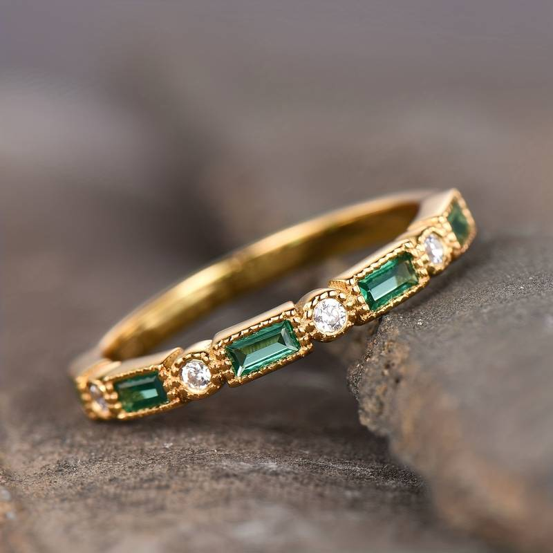 Gold Green Zirconia Inlaid Ring – Elegant
