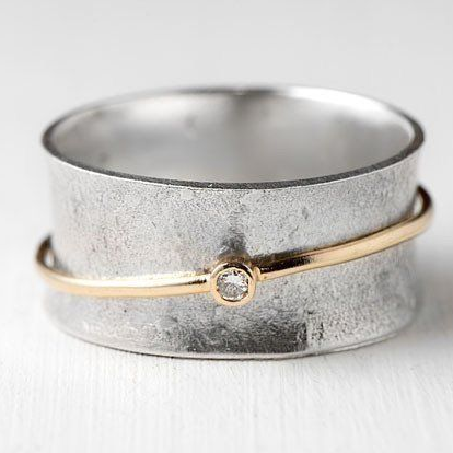 Silver Zirconia Ring – Vintage Elegance