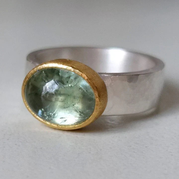 Emerald Green Stone Ring – Exquisite