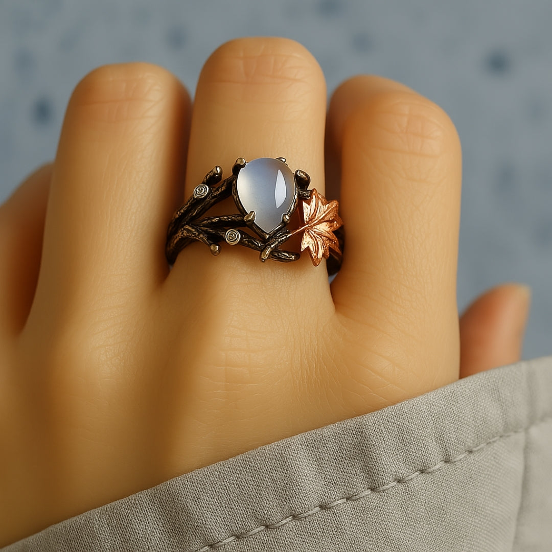 Gold Moonstone Vintage Ring – Timeless Elegance