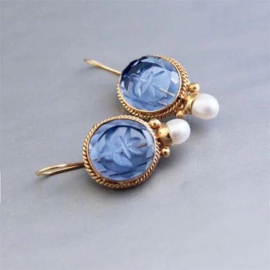 Pearl Stud Earrings – Timeless Elegance