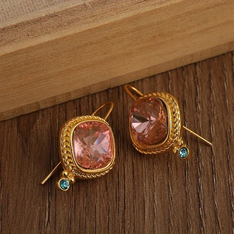 Gold Classic Earrings – Timeless Elegance