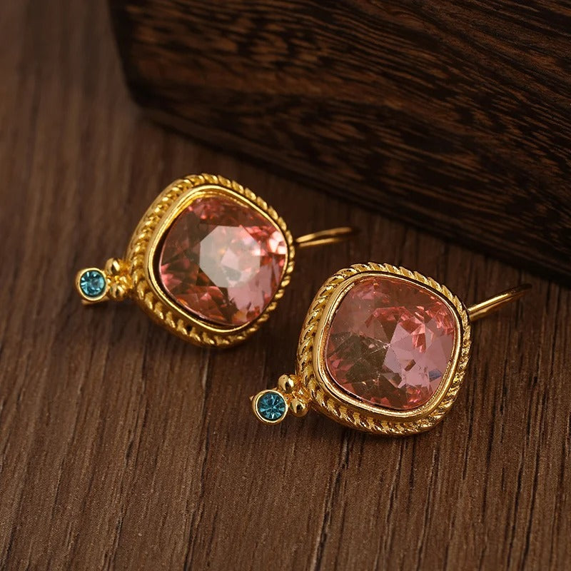 Gold Classic Earrings – Timeless Elegance